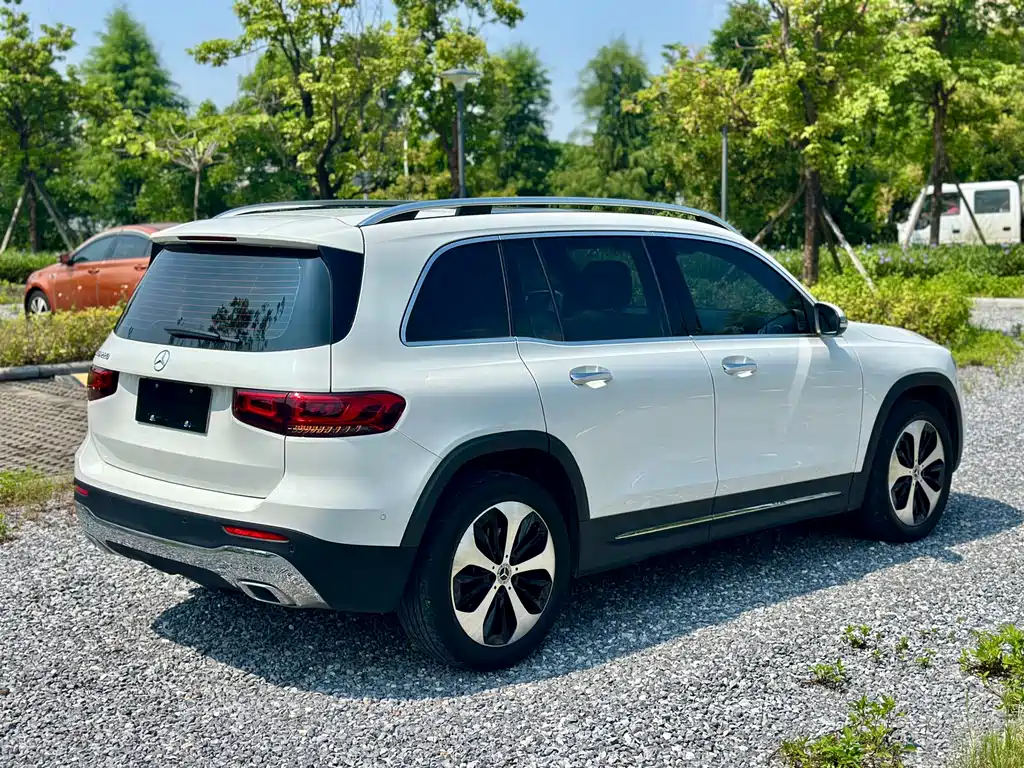 Mercedes-Benz GLB — миниатюра 9