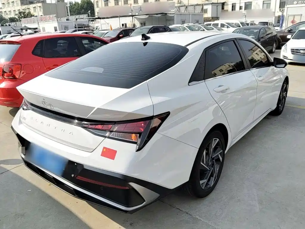 Hyundai Elantra — миниатюра 7