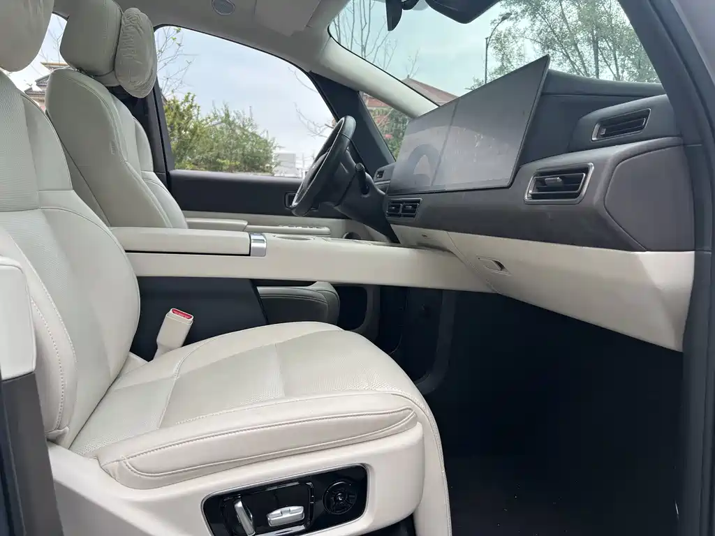 Li Auto Li MEGA — миниатюра 12