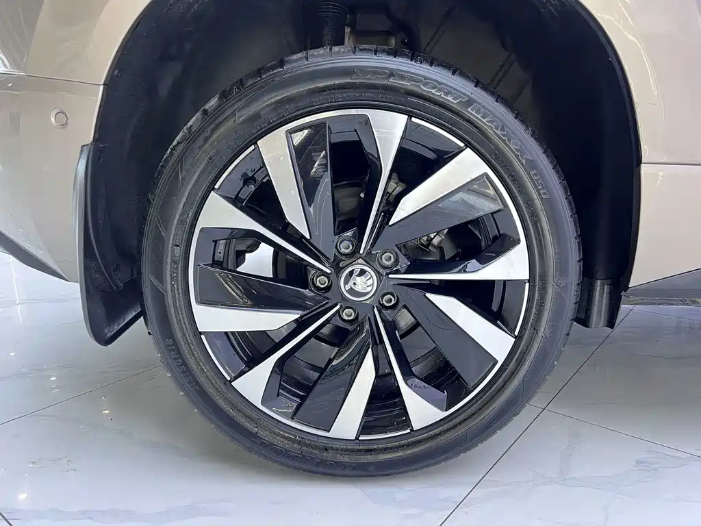 Skoda Karoq — миниатюра 20
