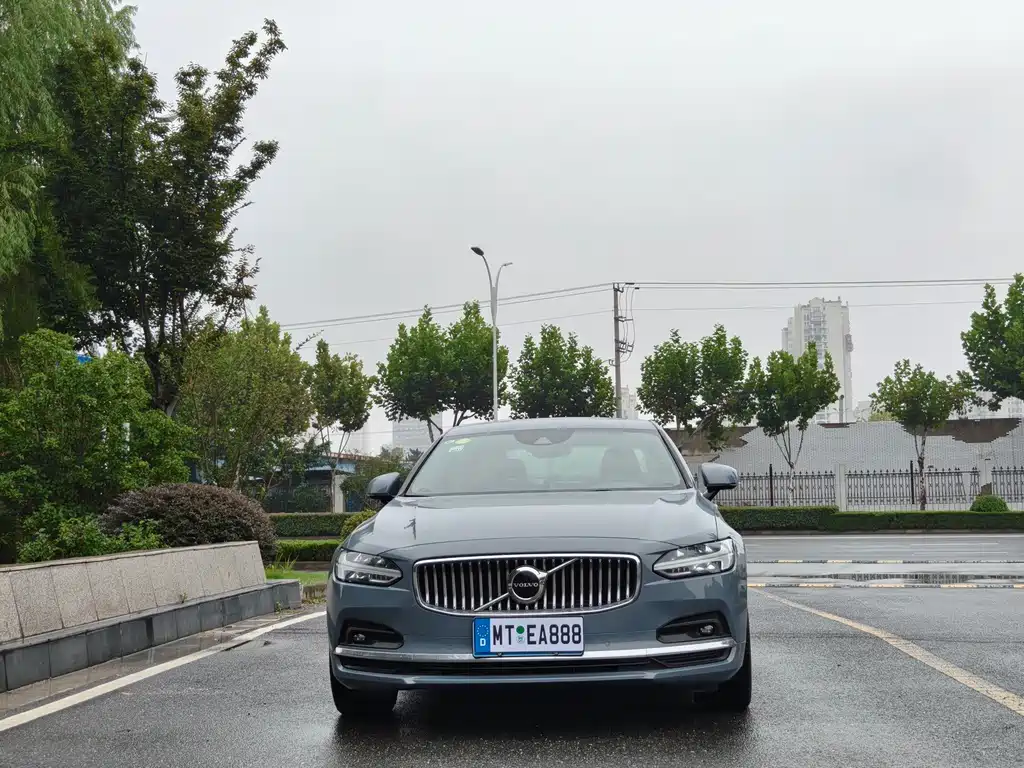 Volvo S90 — миниатюра 2