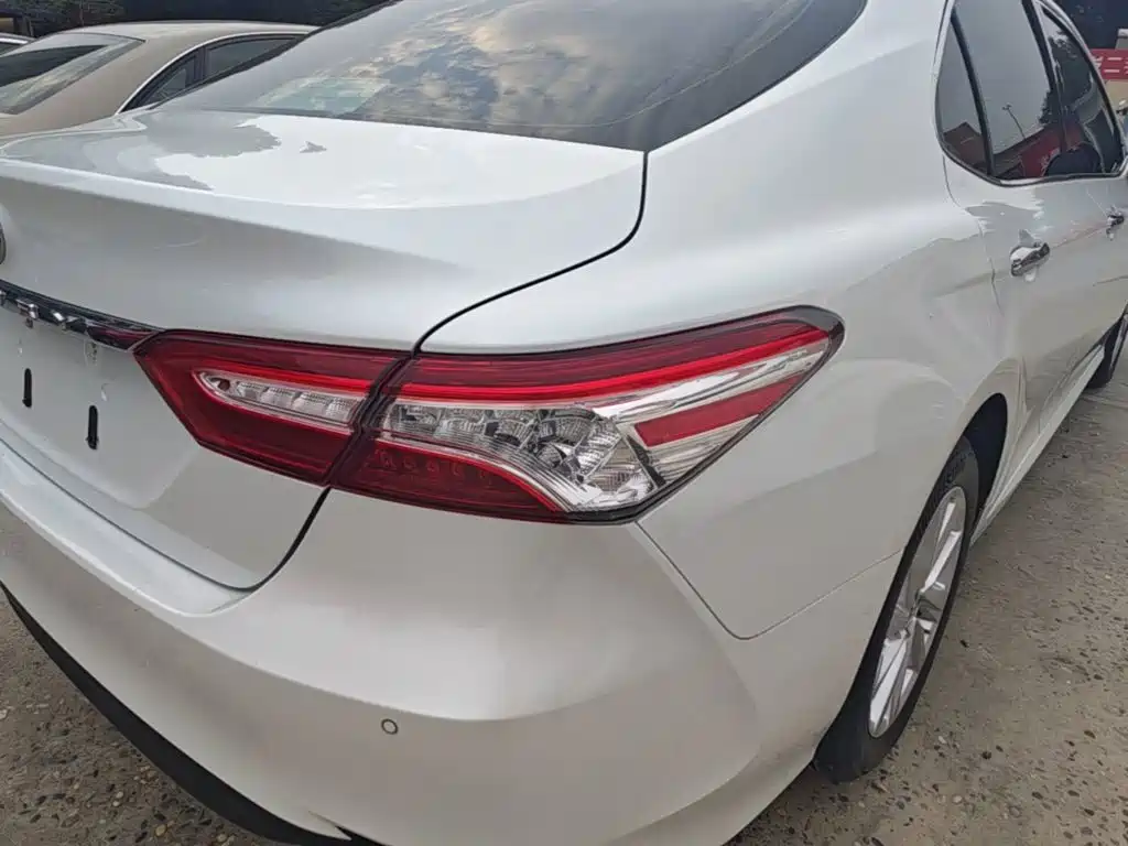 Toyota Camry — миниатюра 8