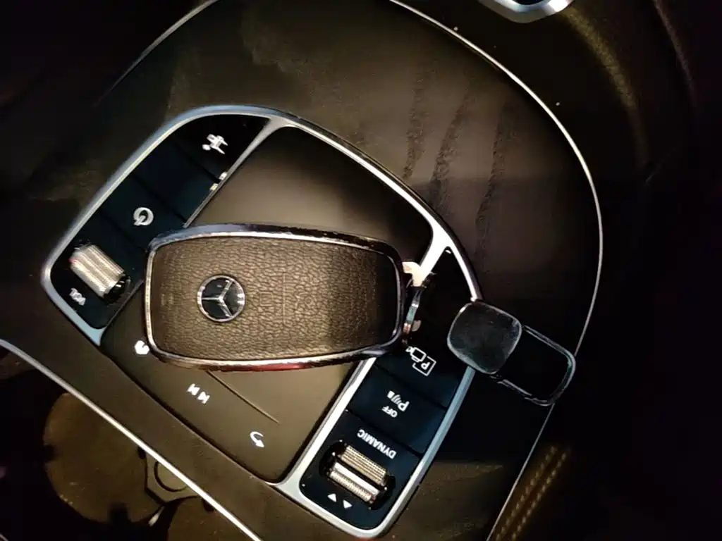 Mercedes-Benz E-Class (Import) — миниатюра 10