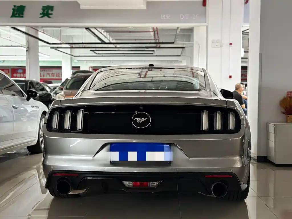 Ford Mustang — миниатюра 5