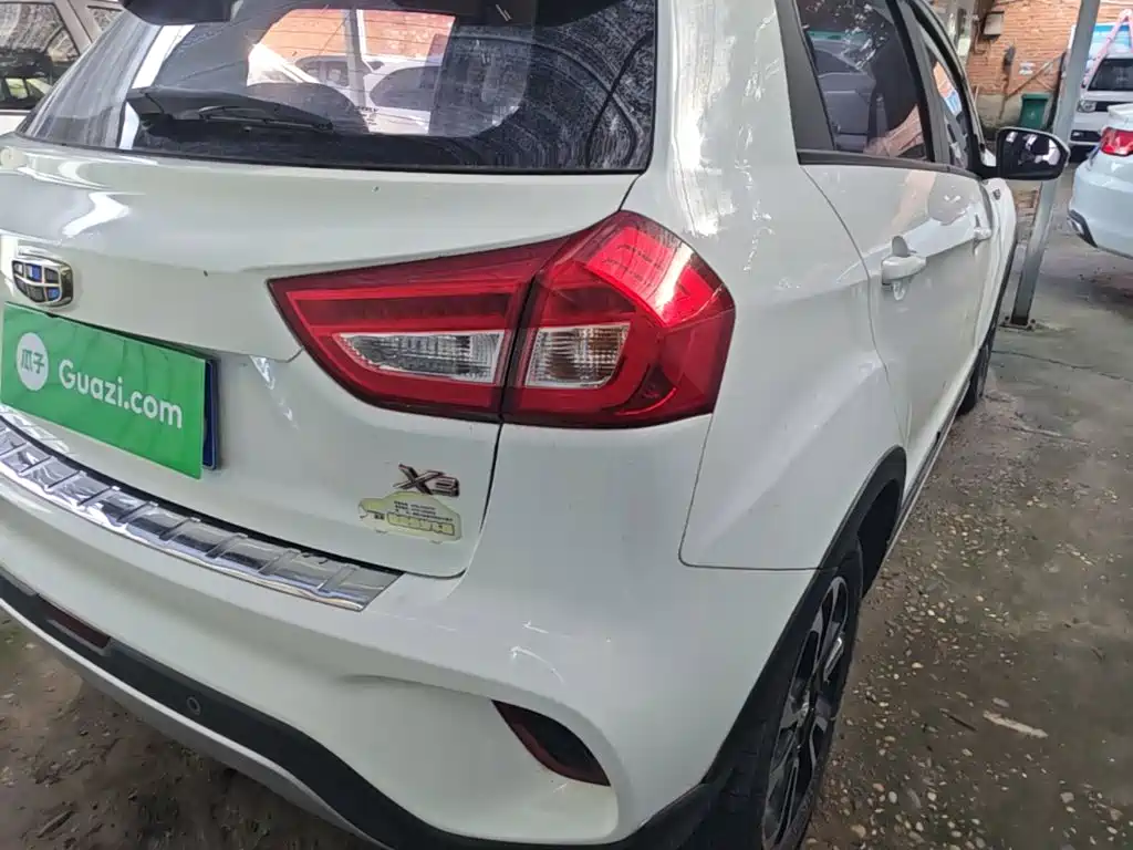 Geely Vision X3 — миниатюра 8