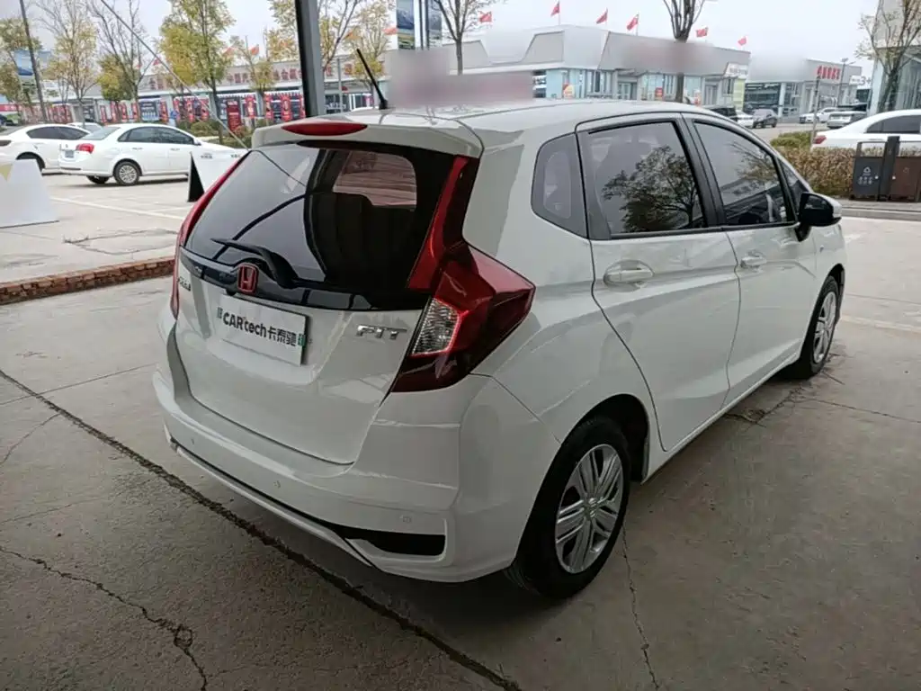 Honda Fit — миниатюра 7