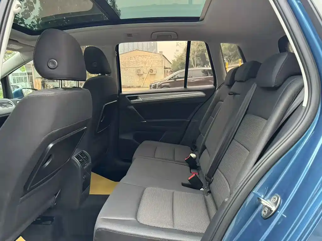 Volkswagen Golf Sportsvan — миниатюра 5