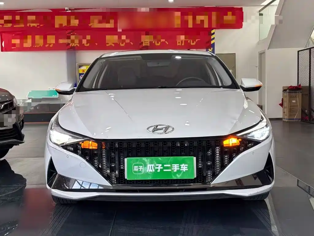 Hyundai Elantra — миниатюра 3