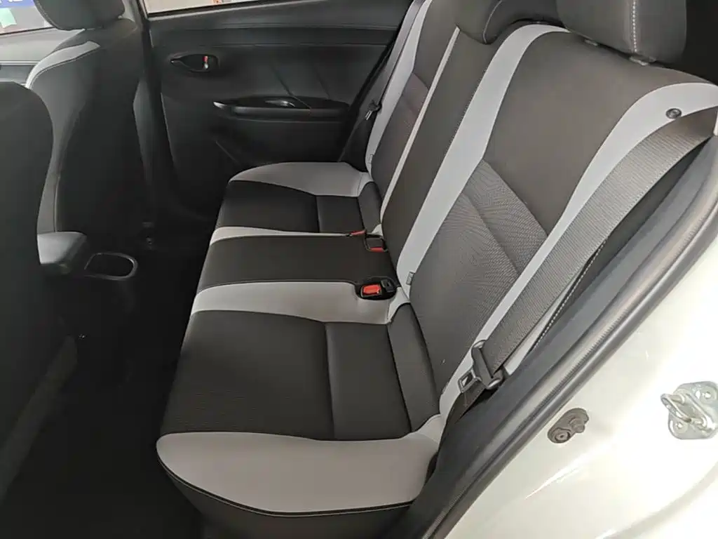 Toyota Yaris L — миниатюра 17