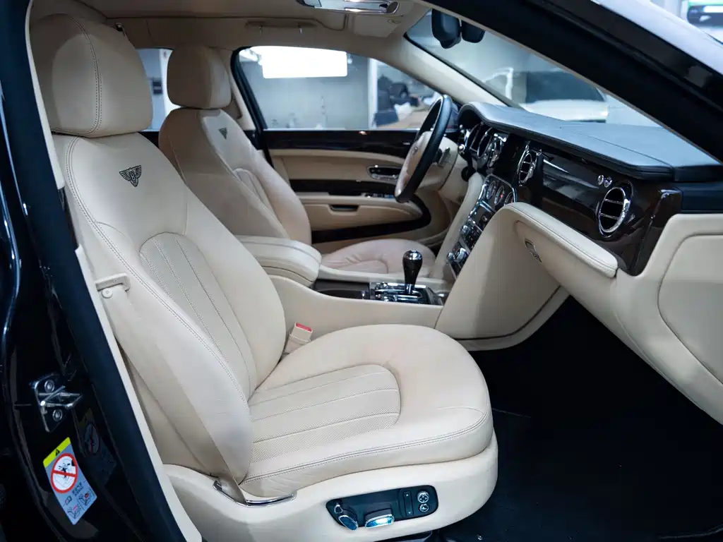 Bentley Mulsanne — миниатюра 36