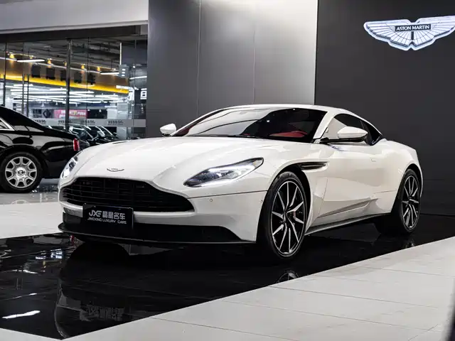 Aston Martin DB11