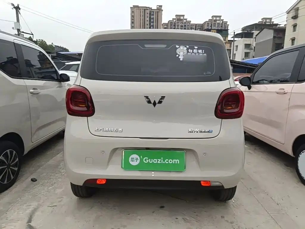 Wuling MINIEV — миниатюра 6