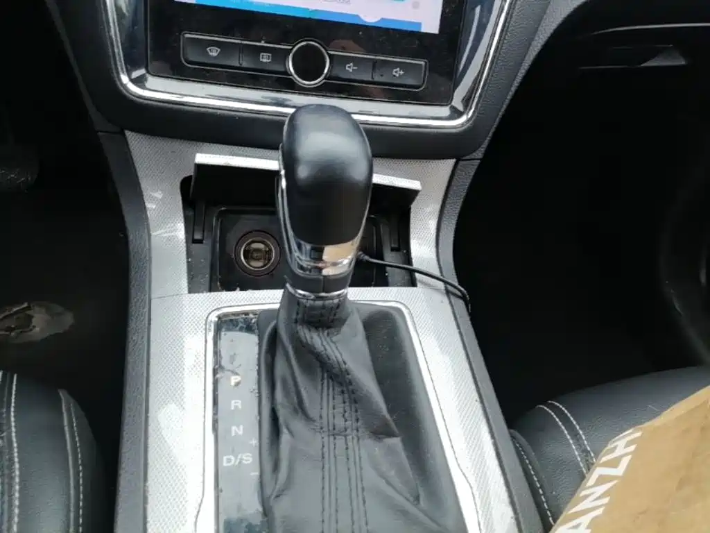 Roewe RX5 — миниатюра 14