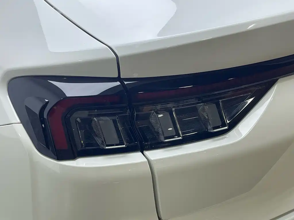 Ford Mondeo — миниатюра 14