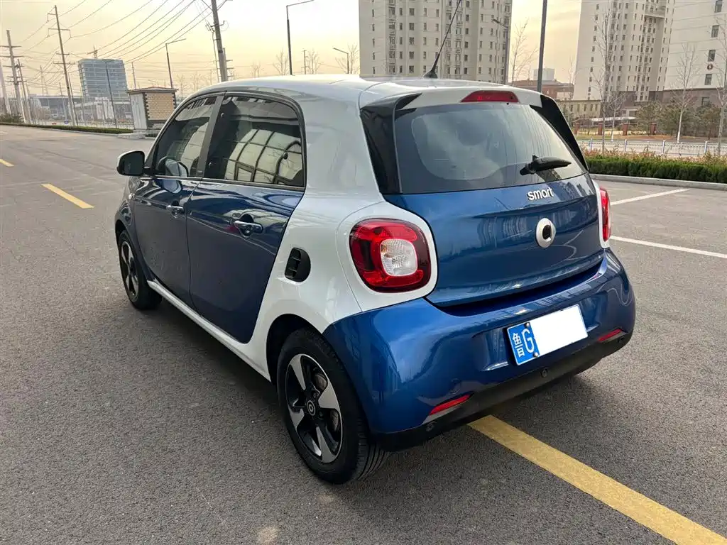 SMART FORFOUR