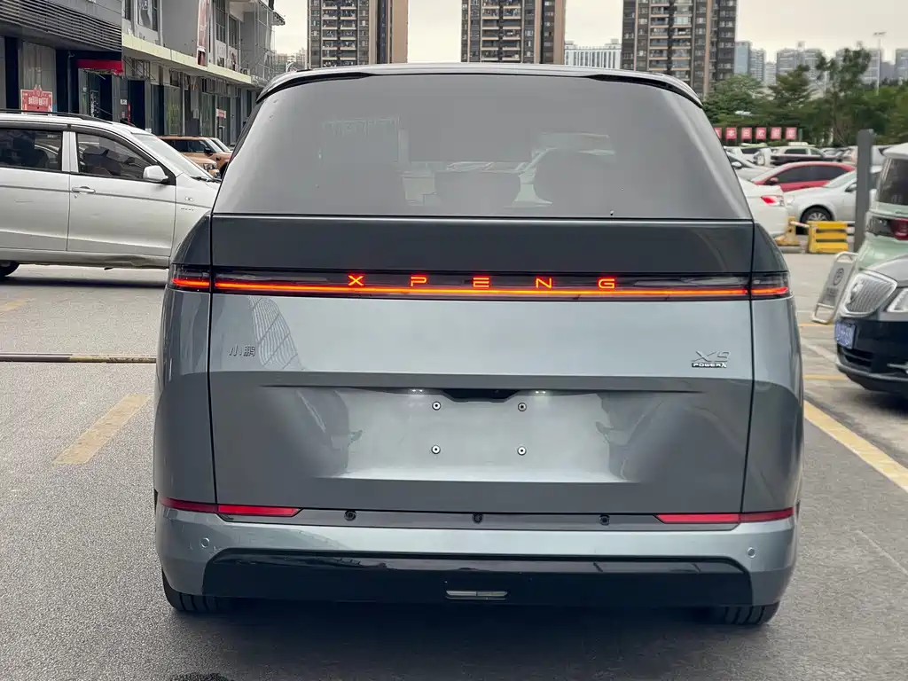XPeng X9 — миниатюра 5