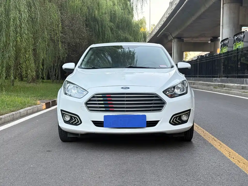 Ford Escort — миниатюра 2