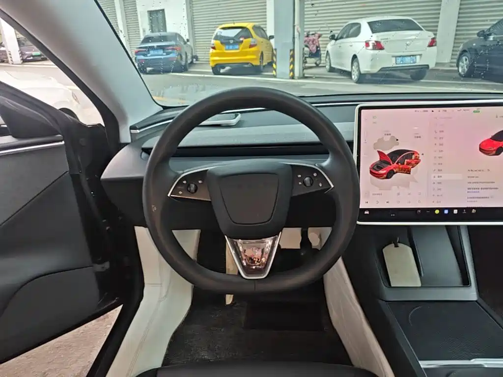 Tesla Model 3 — миниатюра 11
