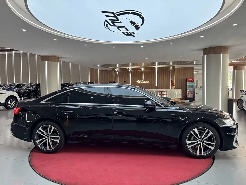Audi A6L 2023 40 TFSI Luxury