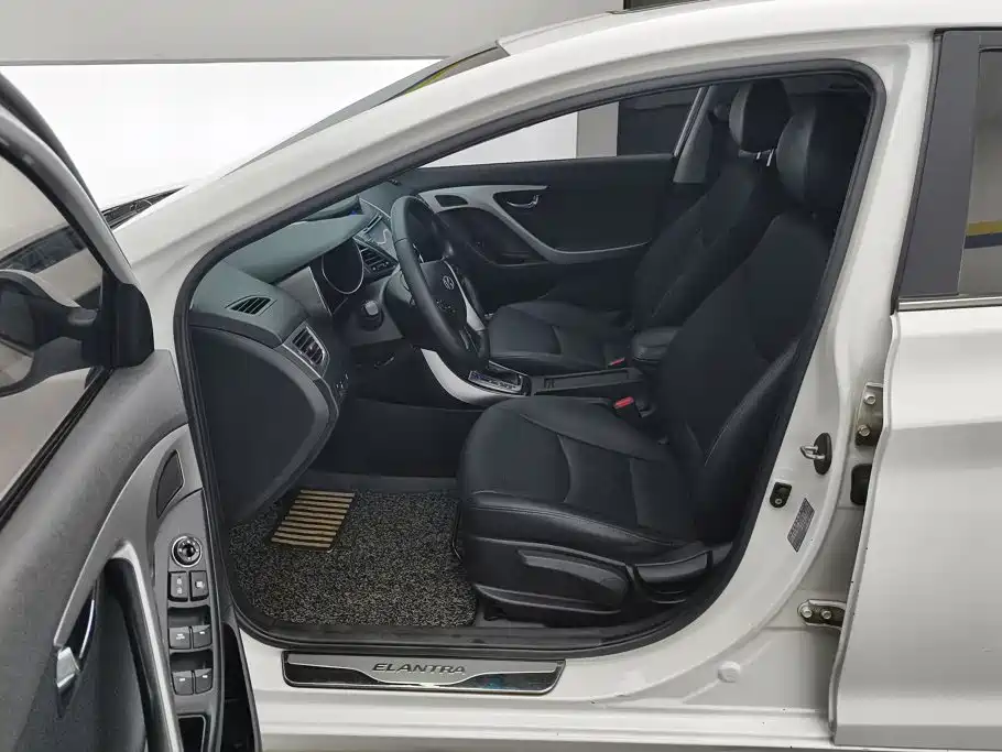 Hyundai Elantra Langdong — миниатюра 9