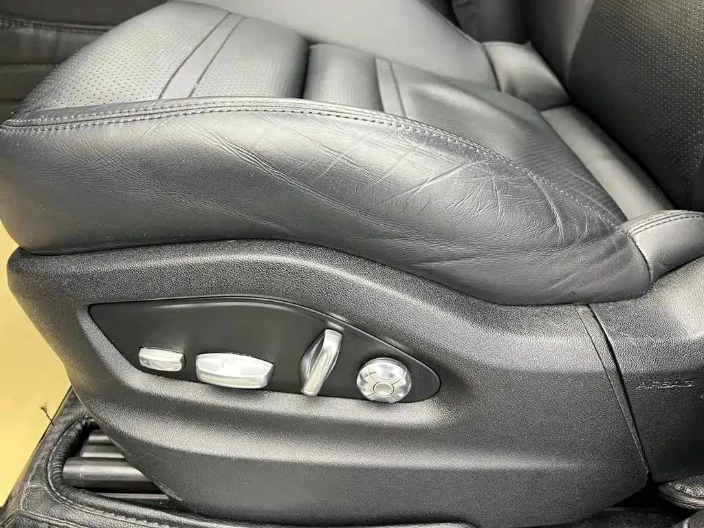Porsche Cayenne — миниатюра 27