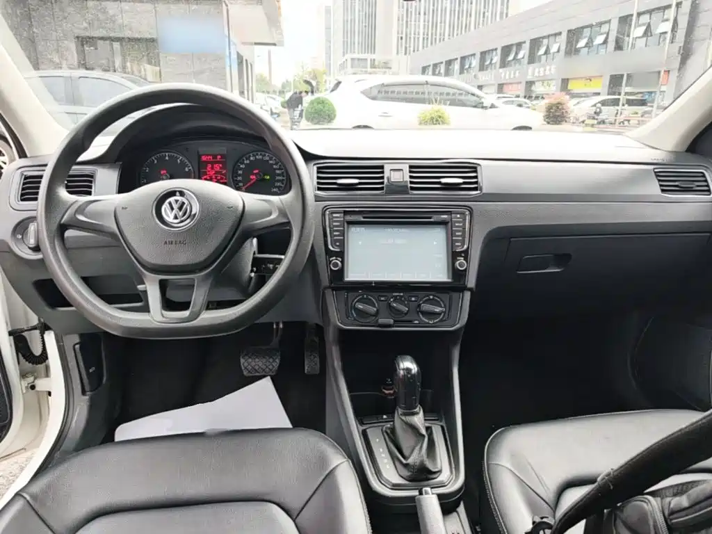 Volkswagen Santana — миниатюра 10