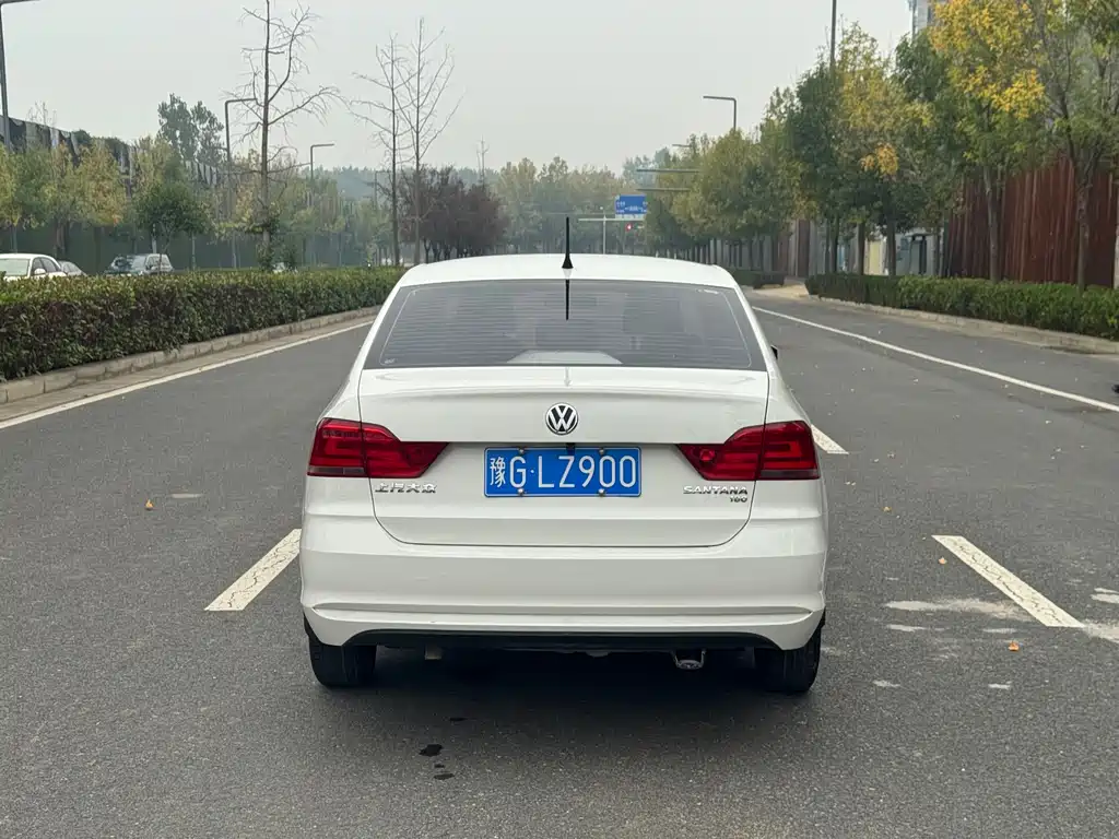 Volkswagen Santana — миниатюра 12