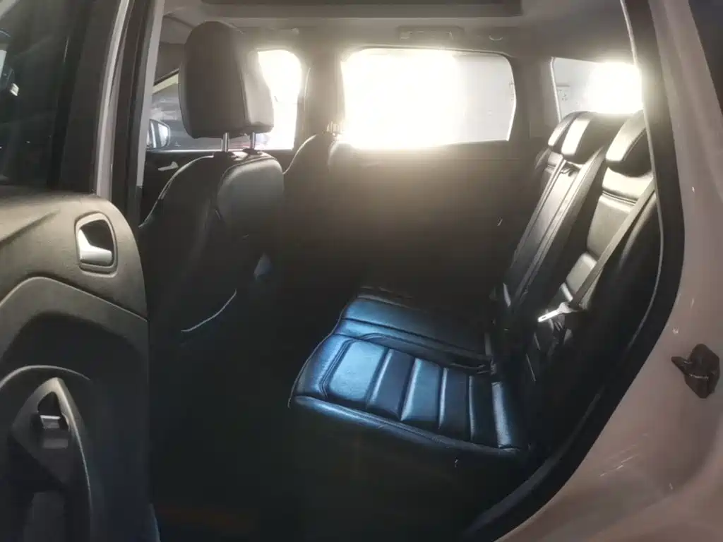 Ford Kuga — миниатюра 17