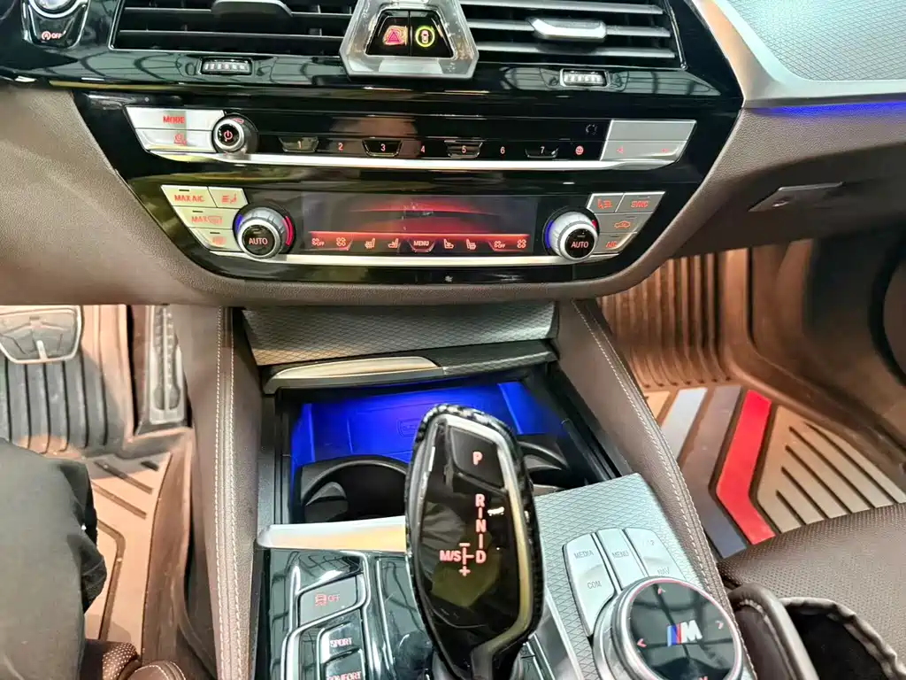 BMW 5 Series (Import) — миниатюра 12