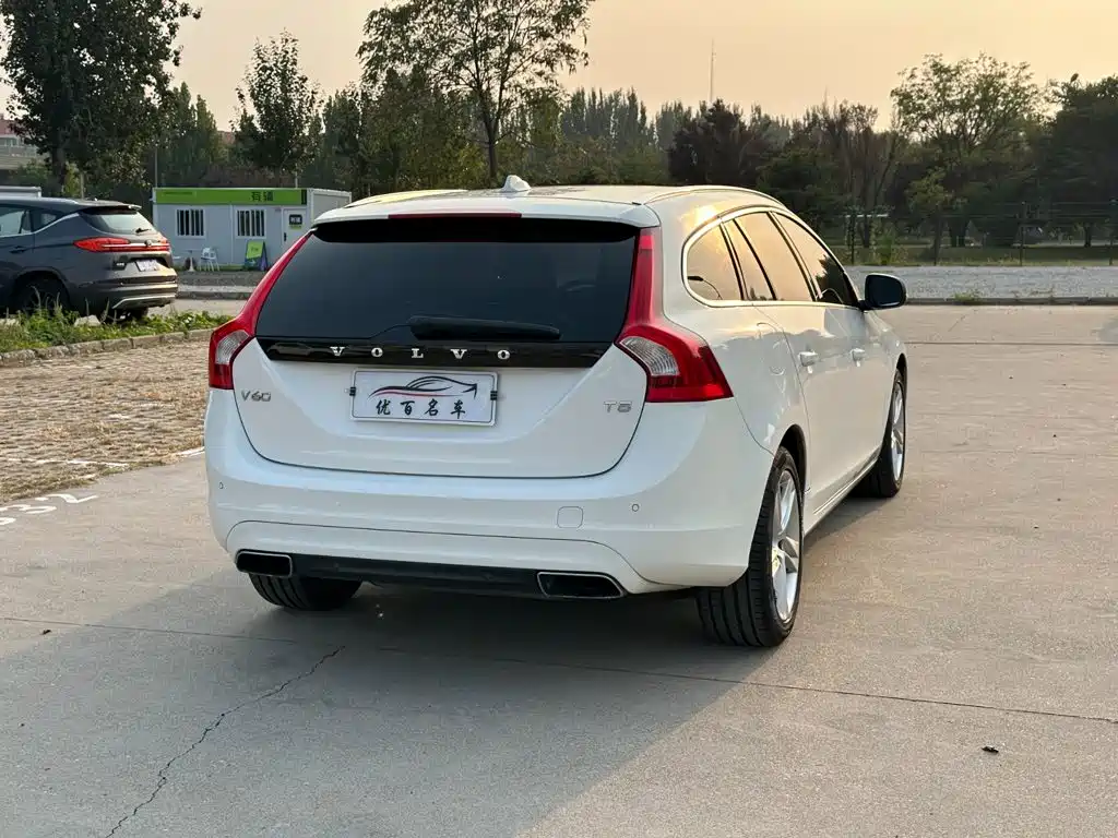 Volvo V60 — миниатюра 6