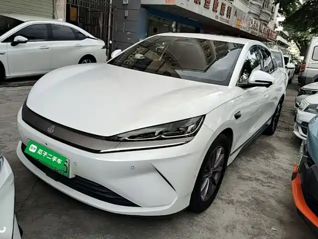 2025 BYD Qin