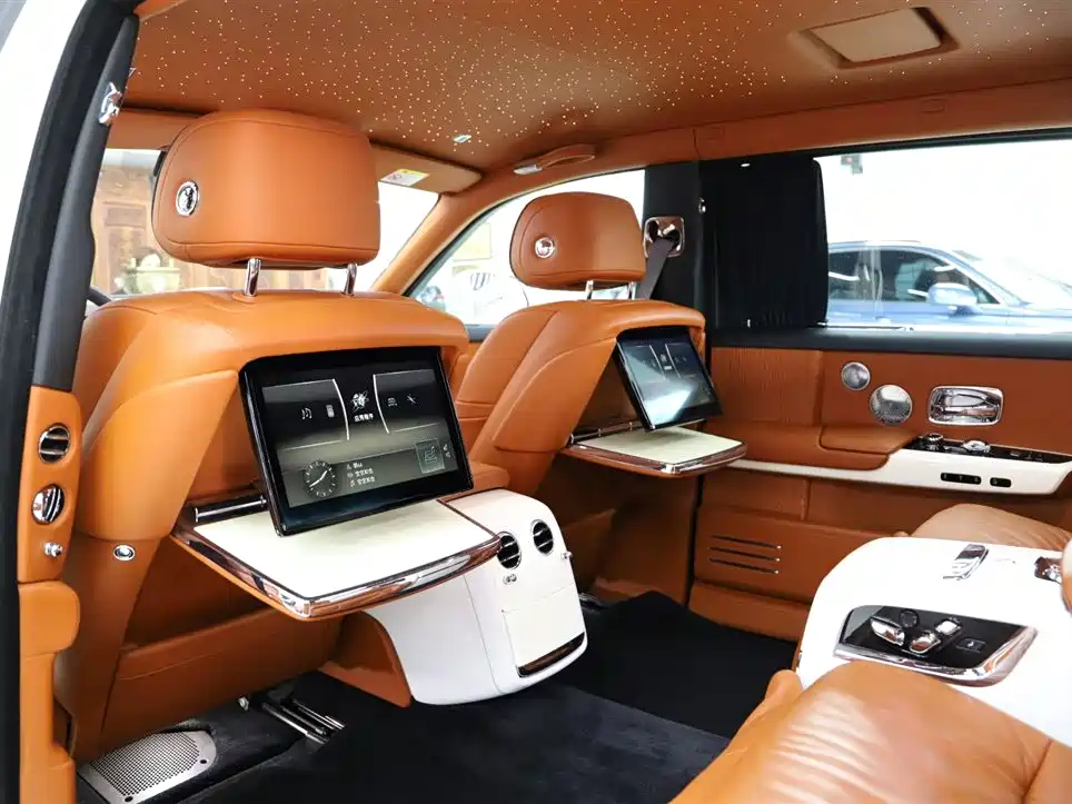 ROLLS-ROYCE PHANTOM