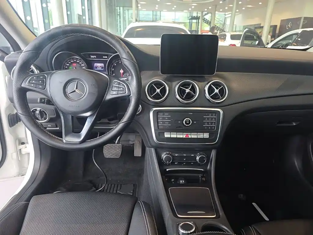 Mercedes-Benz GLA — миниатюра 14
