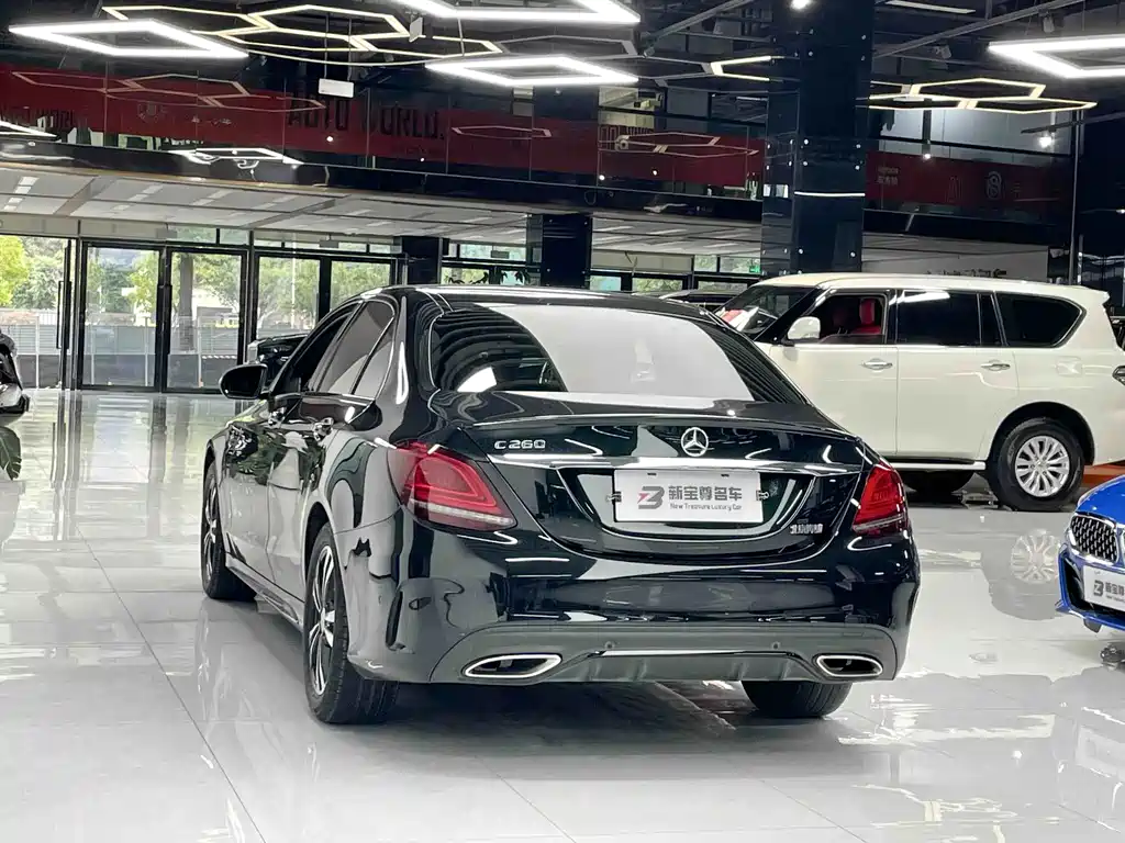 Mercedes-Benz C-Class — миниатюра 13