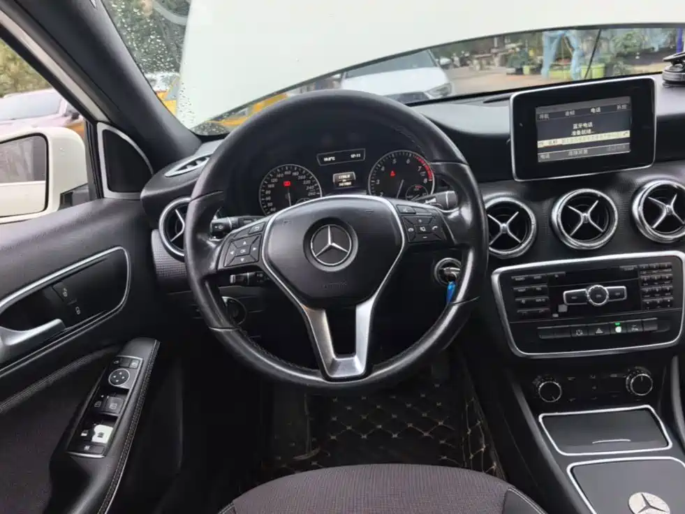 Mercedes-Benz A-Class (Import) — миниатюра 11