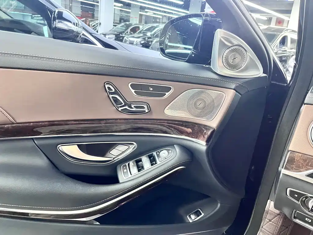 Mercedes-Benz S-Class — миниатюра 9