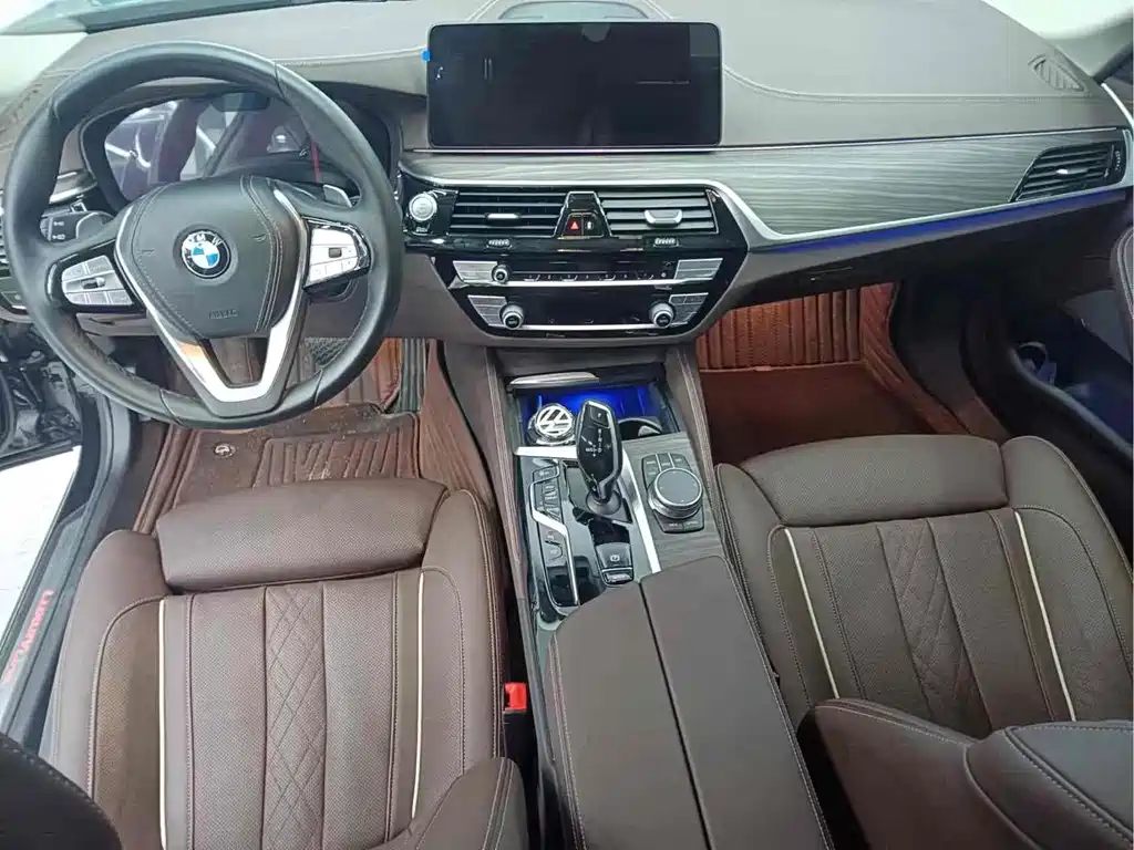 BMW 5 Series — миниатюра 4