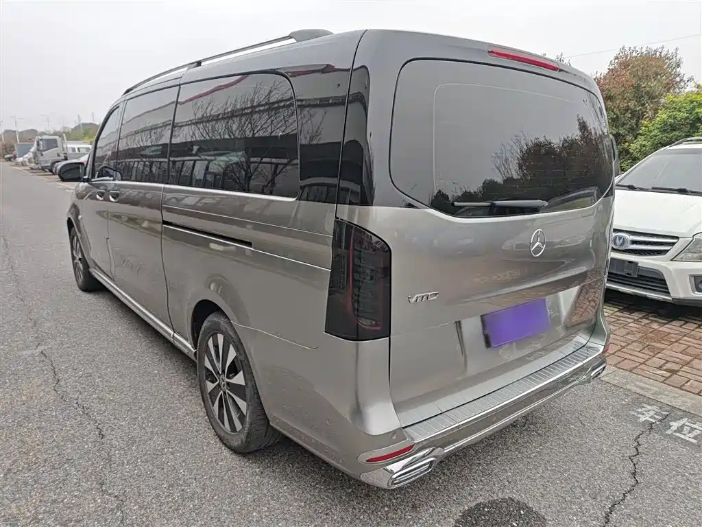 Mercedes-Benz Vito 2021 2.0T 7 мест