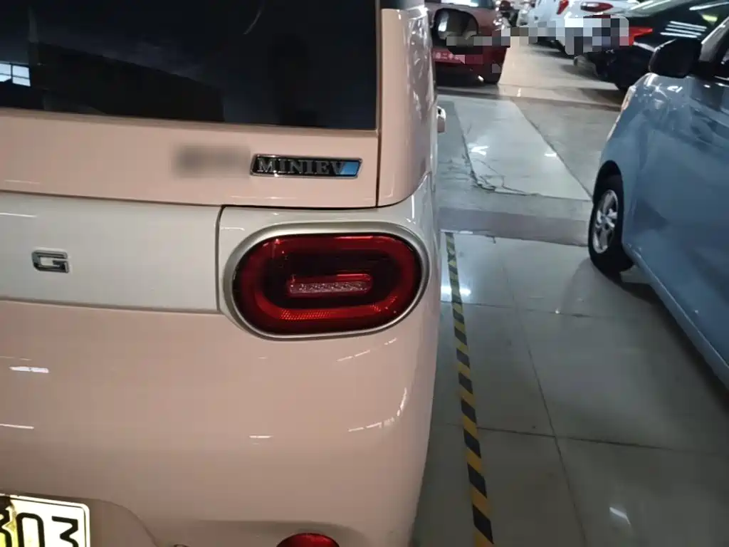 Wuling MINIEV — миниатюра 8