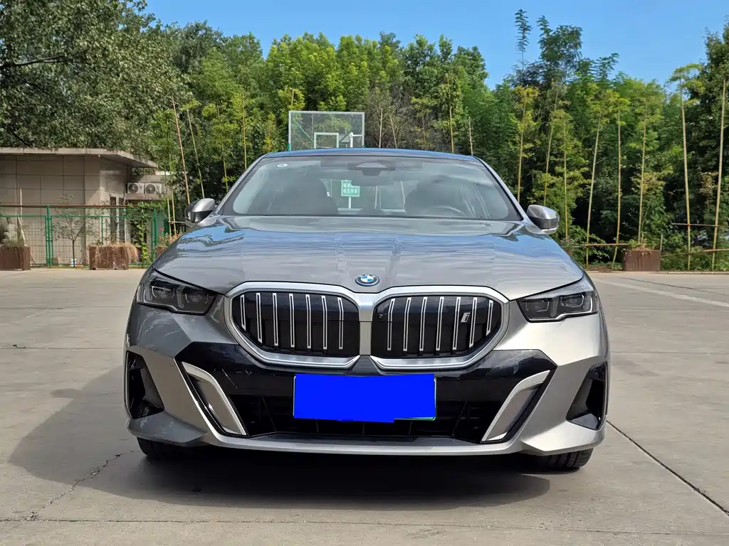 BMW i5 — миниатюра 2