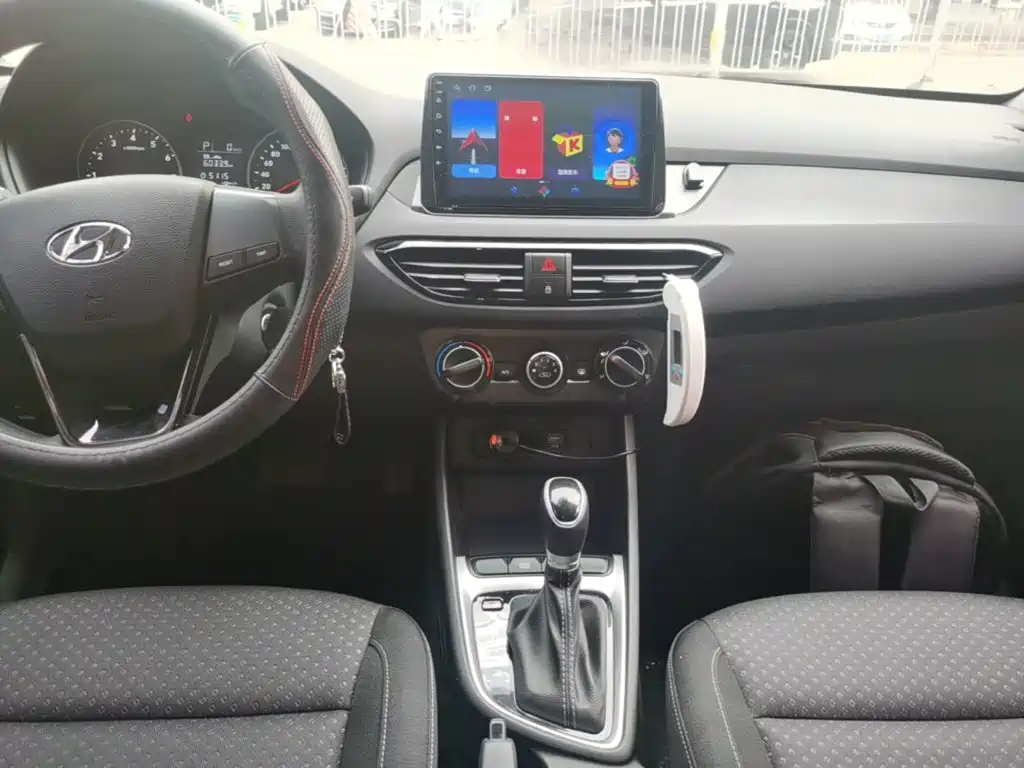 Hyundai Elantra — миниатюра 13