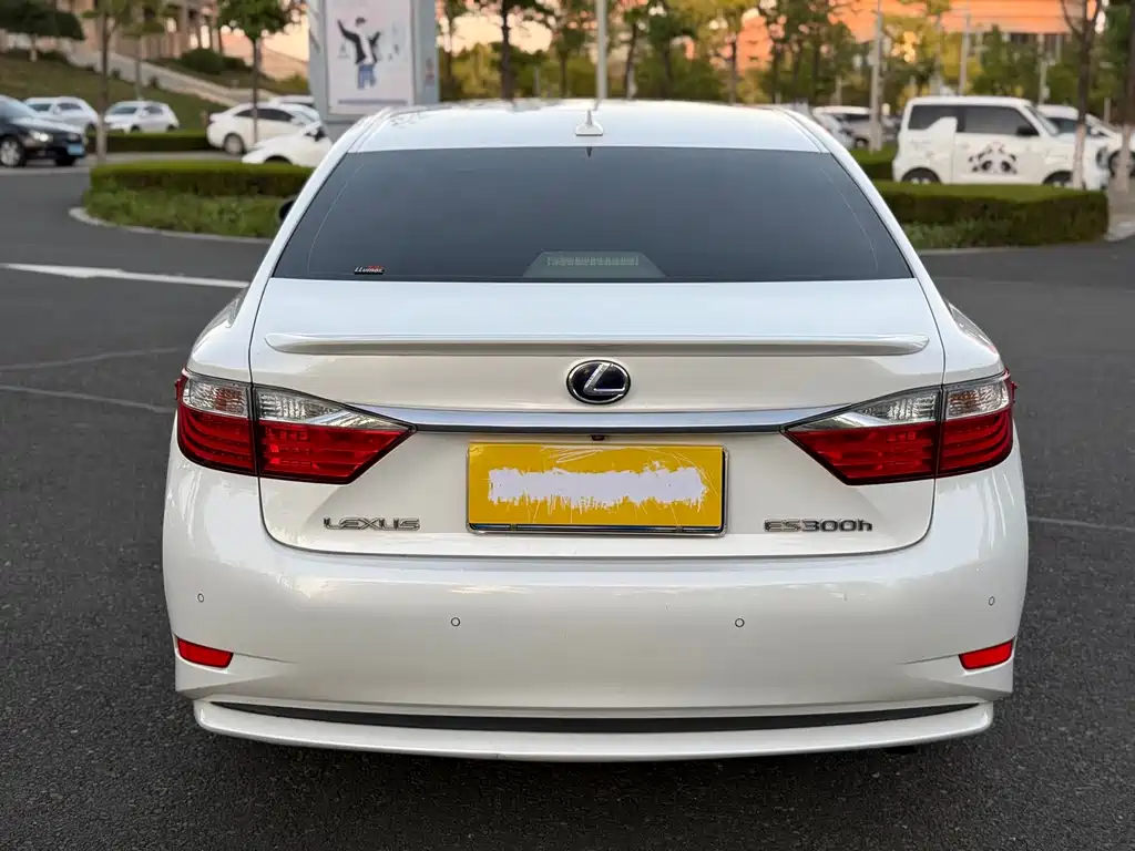 Lexus ES — миниатюра 4