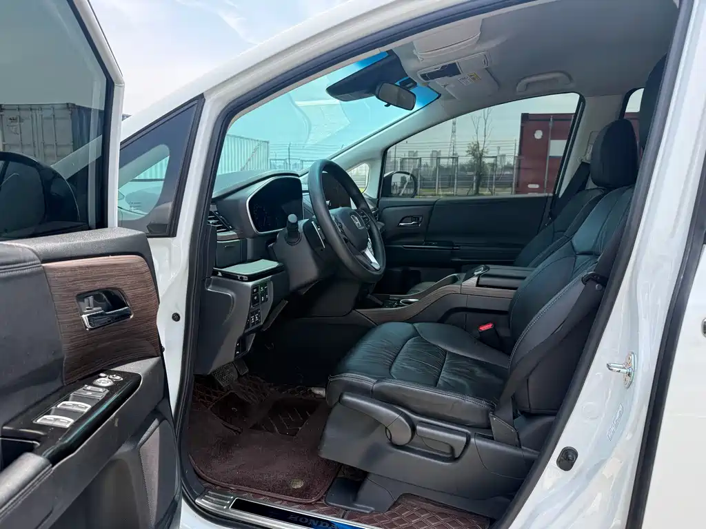 Honda Odyssey 2024 2.0L e:HEV