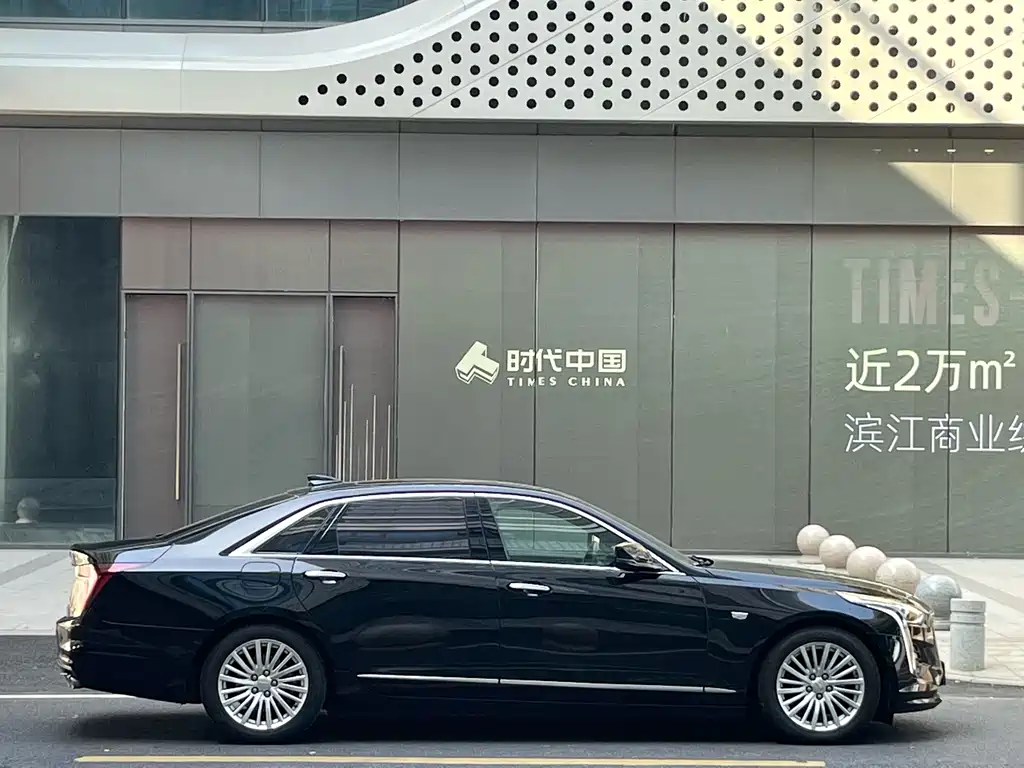 CADILLAC CT6