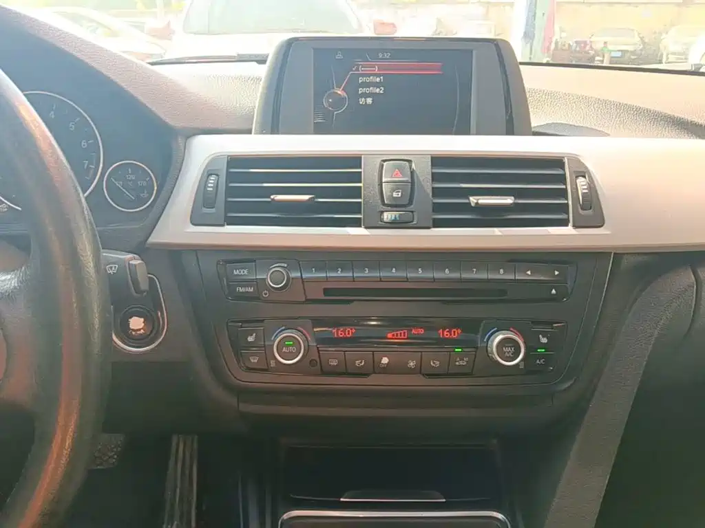 BMW 3 Series — миниатюра 13