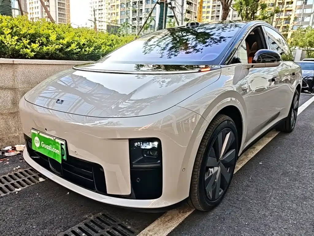 Li Auto Li i8