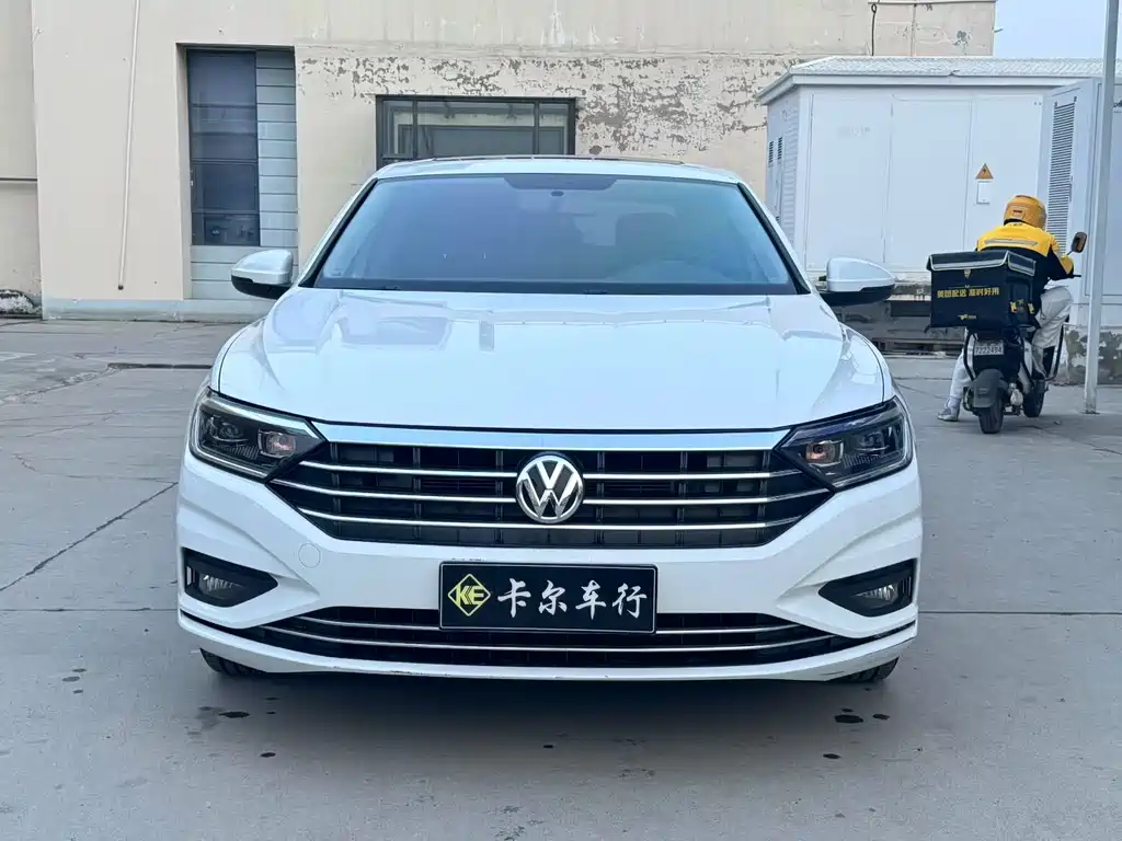 Volkswagen Sagitar 2021 200TSI DSG