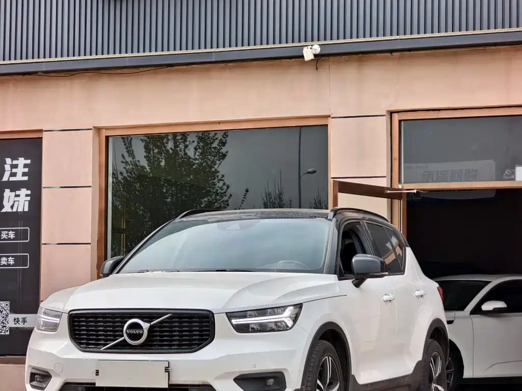Volvo XC40 2021
