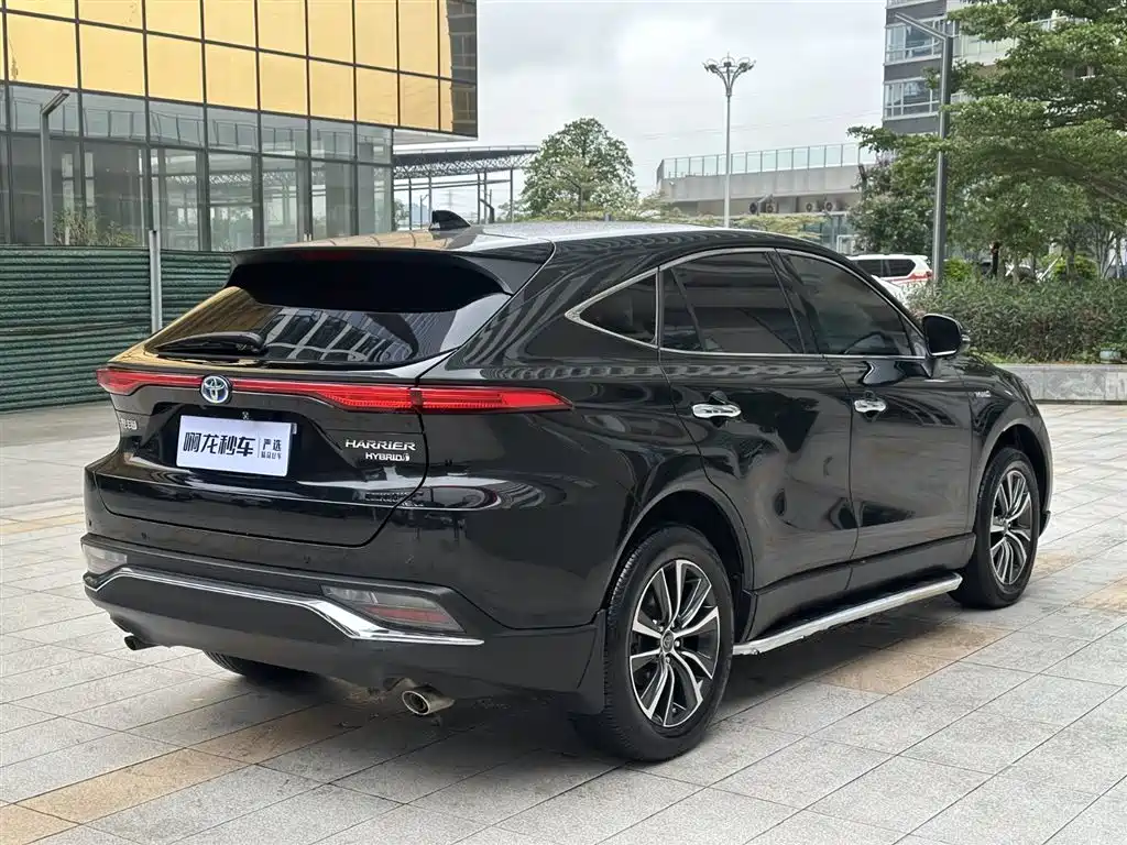 Toyota Harrier 2022 2.5L CVT Luxury