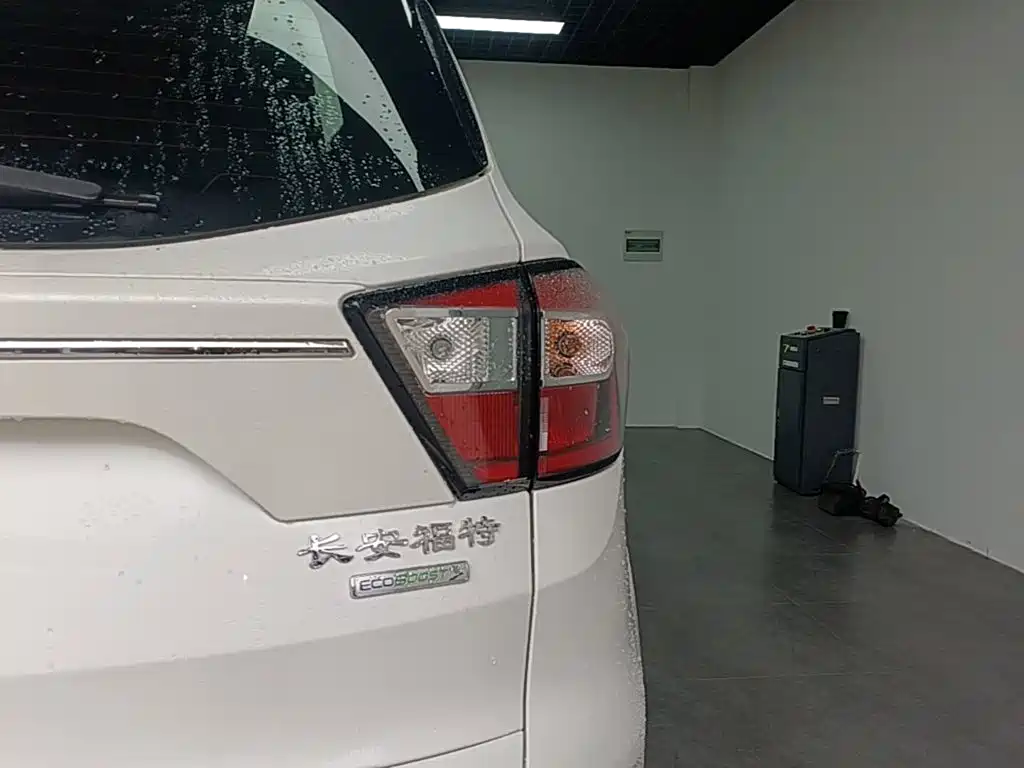Ford Kuga — миниатюра 8